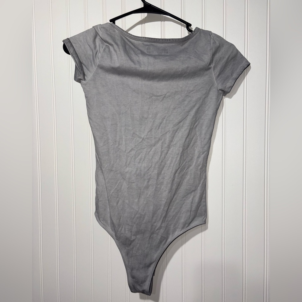 Hollister Gray Short Sleeve Bodysuit| Size Small - Picture 3 of 3